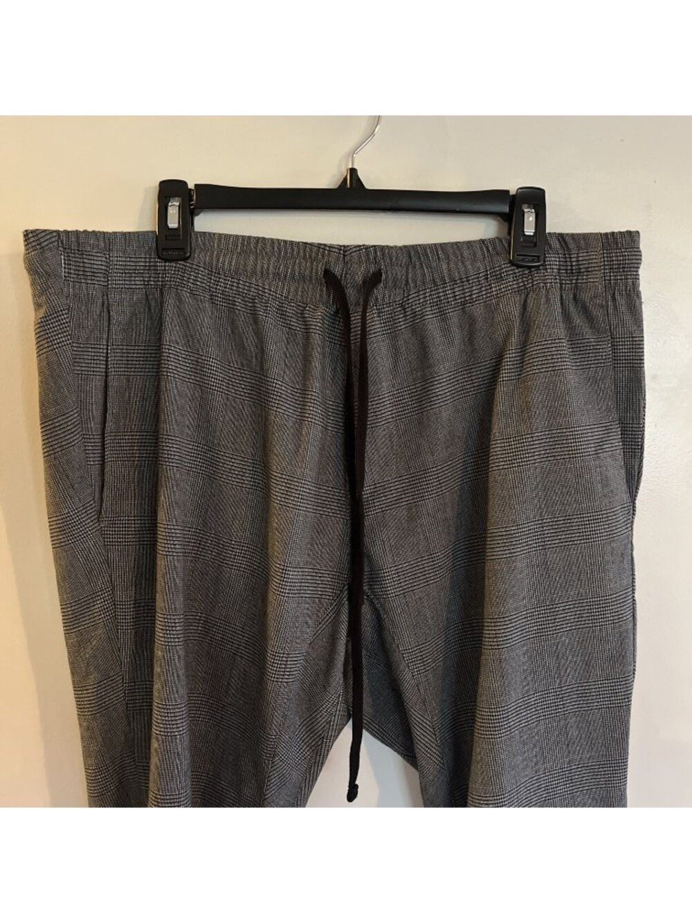 Jogger, Mens, PacSun, size Large, gray/white/black plaid, pre-owned